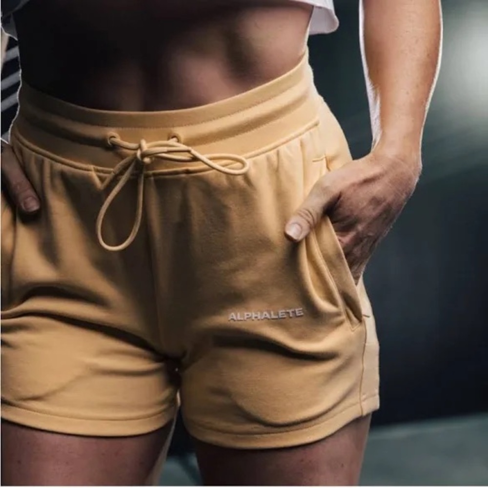 🆕 Alphalete Essential Core Shorts in 'Safari'